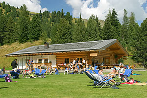 Vallongia Hütte